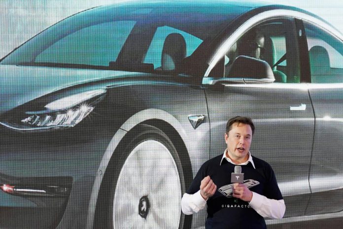 tesla,-gm-facing-‘a-nightmare’-in-china,-analyst-says