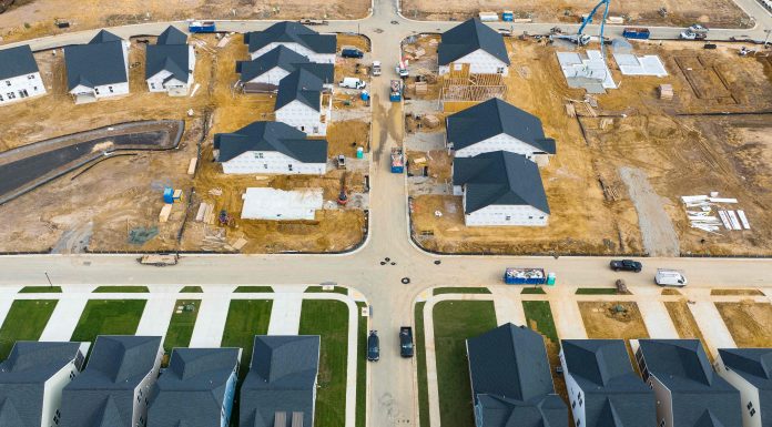 Intensified housing market correction has homebuilders offering sweetheart deals to Wall Street intensified-housing-market-correction-has-homebuilders-offering-sweetheart-deals-to-wall-street