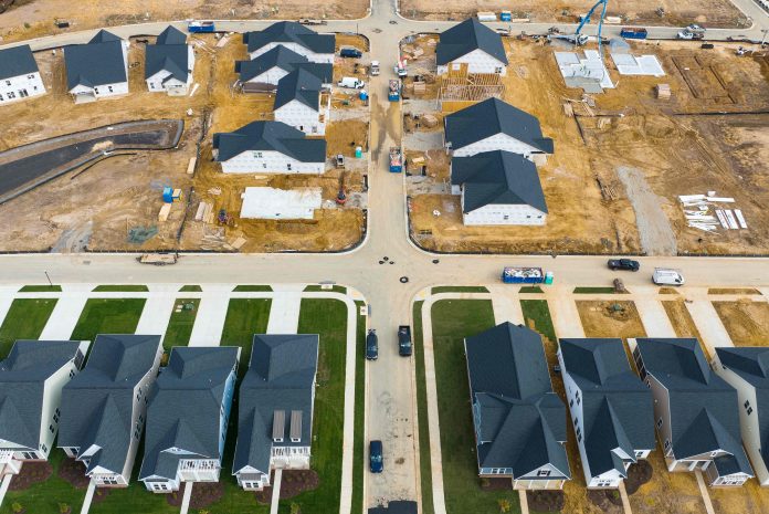 intensified-housing-market-correction-has-homebuilders-offering-sweetheart-deals-to-wall-street