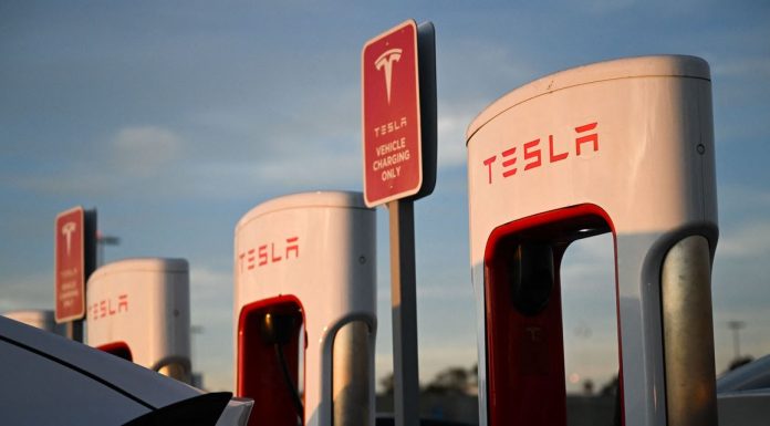 Tesla Stock Just Keeps Falling. The ‘Chart’ Is in Control. tesla-stock-just-keeps-falling-the-‘chart’-is-in-control.
