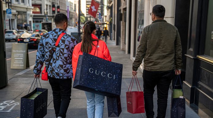 Holiday procrastinators are back in force. Blame inflation holiday-procrastinators-are-back-in-force.-blame-inflation