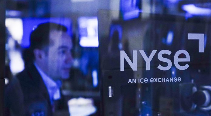 The economy is doing better than expected according to new data and it’s bad news for the stock market the-economy-is-doing-better-than-expected-according-to-new-data-and-it’s-bad-news-for-the-stock-market