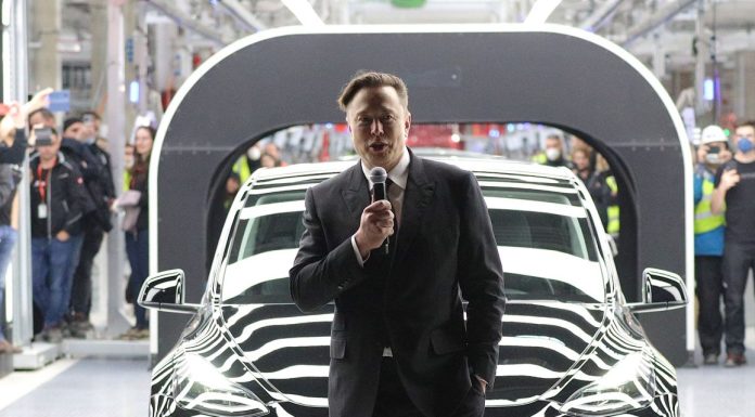 Elon Musk’s Finances Complicated by Declining Wealth, Twitter Pressures elon-musk’s-finances-complicated-by-declining-wealth,-twitter-pressures