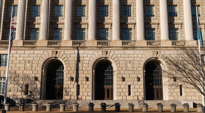 IRS Delays Gig-Tax Filing Rule for Side Hustles of More Than $600 irs-delays-gig-tax-filing-rule-for-side-hustles-of-more-than-$600
