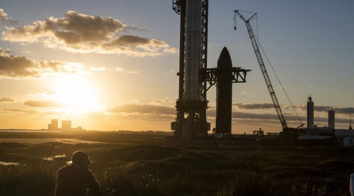 SpaceX Valued at $137 Billion in Latest Funding Round, CNBC Says spacex-valued-at-$137-billion-in-latest-funding-round,-cnbc-says