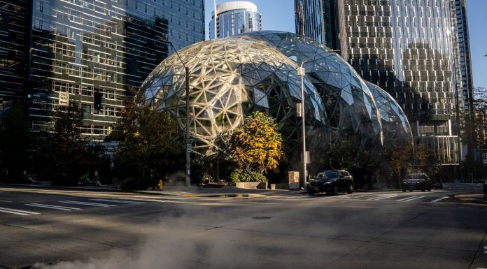 Amazon Layoffs to Hit Over 18,000 Workers, the Most in Recent Tech Wave amazon-layoffs-to-hit-over-18,000-workers,-the-most-in-recent-tech-wave