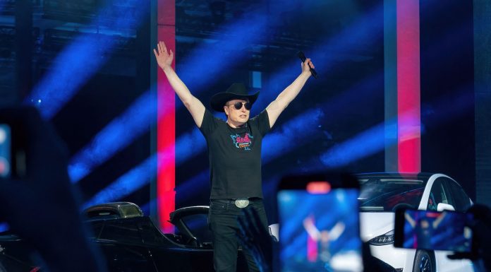 Elon Musk says he can’t get a fair trial in San Francisco, requests Tesla shareholder fraud trial be moved to Texas elon-musk-says-he-can’t-get-a-fair-trial-in-san-francisco,-requests-tesla-shareholder-fraud-trial-be-moved-to-texas