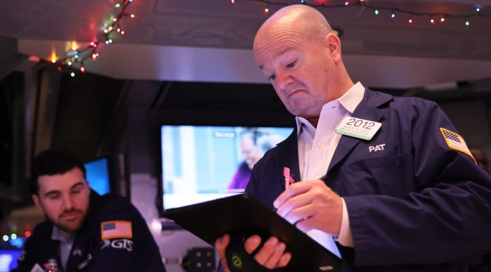 Wall Street optimists defy recession predictions, bet on soft landing delivering market gains wall-street-optimists-defy-recession-predictions,-bet-on-soft-landing-delivering-market-gains