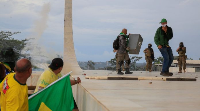 Brazil gets its Jan. 6 moment as pro-Bolsonaro rioters invade congress, presidential palace: ‘Anti-democratic acts’ brazil-gets-its-jan.-6-moment-as-pro-bolsonaro-rioters-invade-congress,-presidential-palace:-‘anti-democratic-acts’