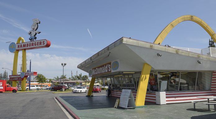 Fast food lobbying groups raised over $10 million and 623,000 signatures to throw out the California law forcing them to raise wages fast-food-lobbying-groups-raised-over-$10-million-and-623,000-signatures-to-throw-out-the-california-law-forcing-them-to-raise-wages