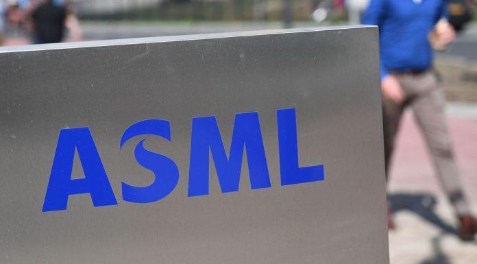 ASML reports forecast beating profit of $1.96 billion on higher sales asml-reports-forecast-beating-profit-of-$1.96-billion-on-higher-sales