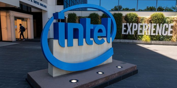 intel-ceo-takes-pay-cut-as-chip-maker-targets-cost-reductions