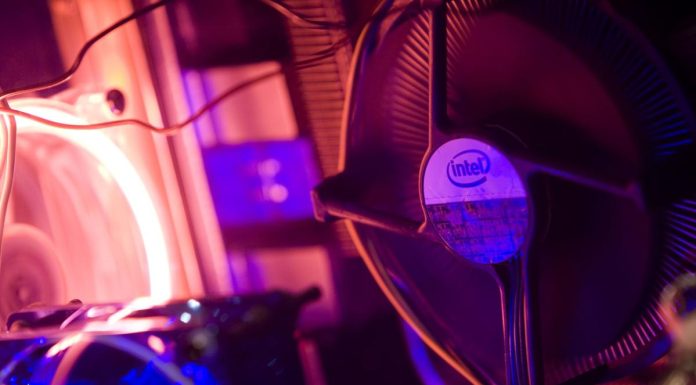 Intel Slashes CEO Pay by 25% as Part of Companywide Cuts intel-slashes-ceo-pay-by-25%-as-part-of-companywide-cuts