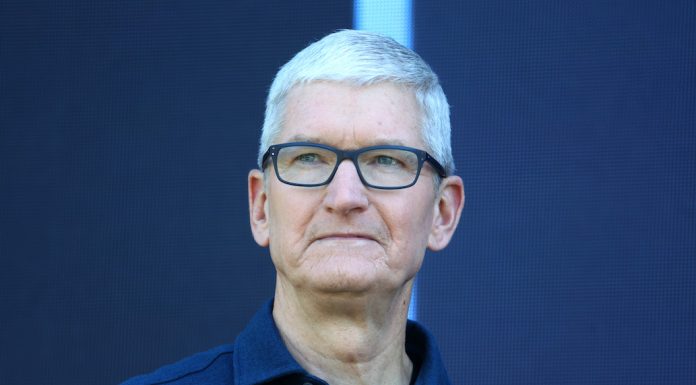 Tim Cook, Apple CEO, weighs in after disappointing first-quarter revenue tim-cook,-apple-ceo,-weighs-in-after-disappointing-first-quarter-revenue