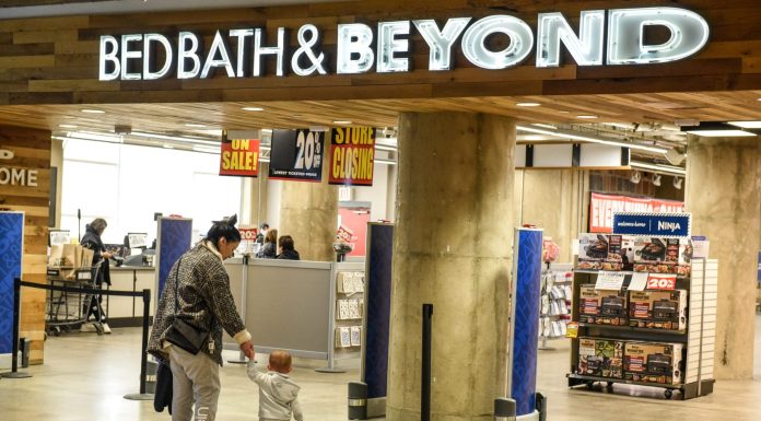 Empty shelves and layoffs: Inside Bed Bath & Beyond’s years-long death spiral empty-shelves-and-layoffs:-inside-bed-bath-&-beyond’s-years-long-death-spiral