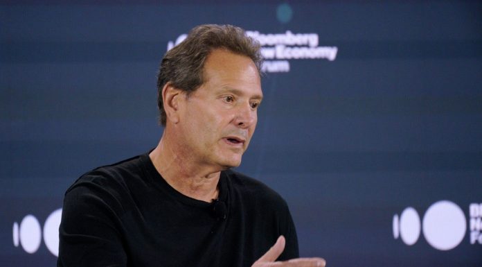 PayPal CEO to step down amid economic turbulence and slumping shares after years of breakneck growth paypal-ceo-to-step-down-amid-economic-turbulence-and-slumping-shares-after-years-of-breakneck-growth