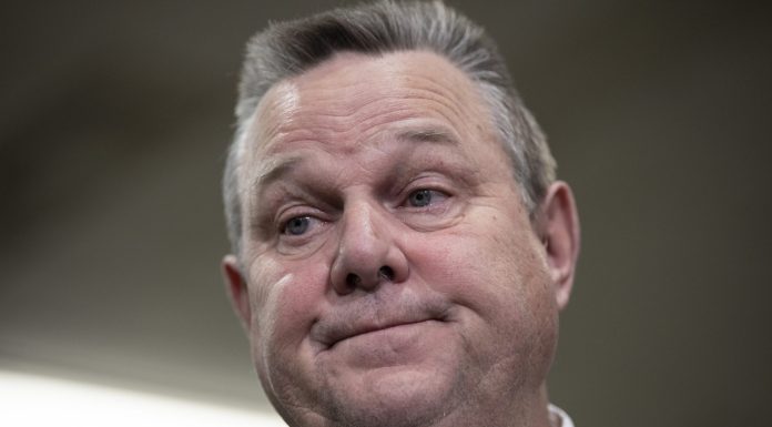 Senator Jon Tester calls for ban on Chinese ownership of U.S. farmland senator-jon-tester-calls-for-ban-on-chinese-ownership-of-us.-farmland