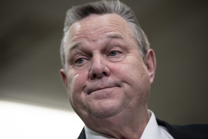 senator-jon-tester-calls-for-ban-on-chinese-ownership-of-us.-farmland