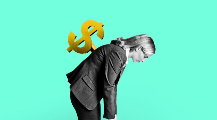 Back to broke: Americans are racking up debt and burning through their savings—economists warn it could spark a recession back-to-broke:-americans-are-racking-up-debt-and-burning-through-their-savings—economists-warn-it-could-spark-a-recession