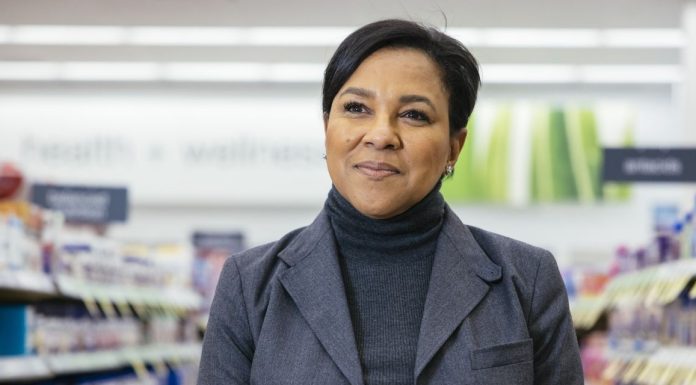 Walgreens CEO Bets on Doctors Over Drugstores in Search for Growth walgreens-ceo-bets-on-doctors-over-drugstores-in-search-for-growth