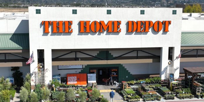 home-depot-beats-earnings-expectations-why-the-stock-is-falling.
