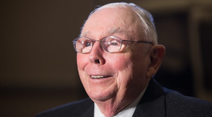 Charlie Munger Said Healthcare Providers Artificially Prolong Death To Make More Money, Compares Patients To African Carcass charlie-munger-said-healthcare-providers-artificially-prolong-death-to-make-more-money,-compares-patients-to-african-carcass
