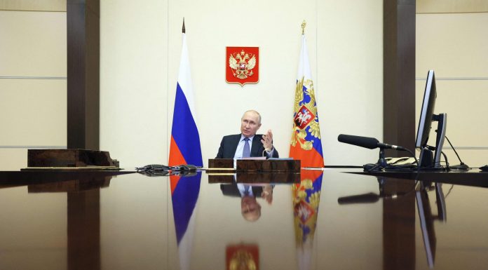 Extremely isolated Putin had lifestyle to envy, says Obama intel chief: ‘He didn’t do anything much besides exercise and read till 1 o’clock in the afternoon’ extremely-isolated-putin-had-lifestyle-to-envy,-says-obama-intel-chief:-‘he-didn’t-do-anything-much-besides-exercise-and-read-till-1-o’clock-in-the-afternoon’