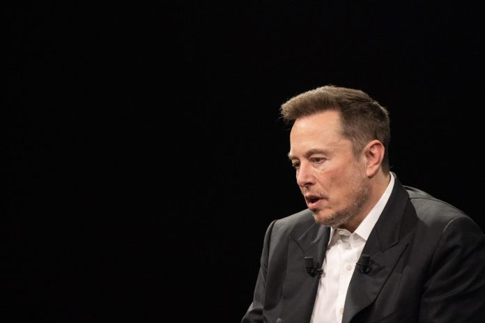 elon-musk-admits-twitter-has-‘negative-cash-flow’-due-to-roughly-50%-drop-in-ad-revenue,-heavy-debt-load