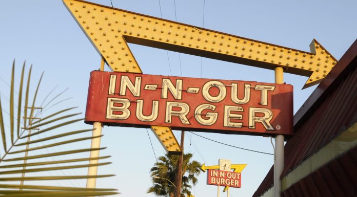 In-N-Out Burger to workers: You can only wear a mask if you have a doctor’s note in-n-out-burger-to-workers:-you-can-only-wear-a-mask-if-you-have-a-doctor’s-note