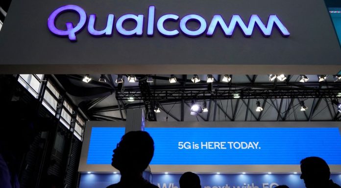Qualcomm, Stung by Sluggish Smartphone Market, Plans Layoffs qualcomm,-stung-by-sluggish-smartphone-market,-plans-layoffs