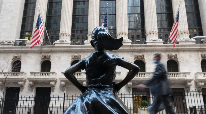 The wait for an elusive recession is getting costly for big-name money managers bullish on bonds. They’re doubling down the-wait-for-an-elusive-recession-is-getting-costly-for-big-name-money-managers-bullish-on-bonds.-they’re-doubling-down