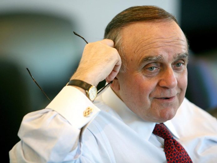 warren-buffett-wrote-to-leon-cooperman-about-stock-buybacks,-taxing-the-rich,-and-the-presidency.-here-are-the-3-messages,-from-cooperman’s-new-memoir