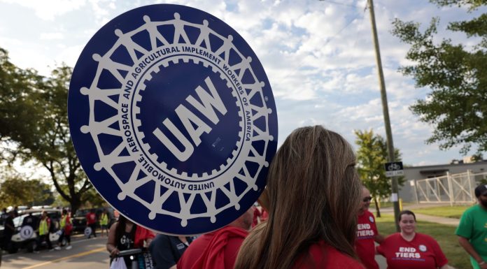 With deadline looming, autoworkers union says it’s ready to strike ‘in a way they have never seen before’ with-deadline-looming,-autoworkers-union-says-it’s-ready-to-strike-‘in-a-way-they-have-never-seen-before’