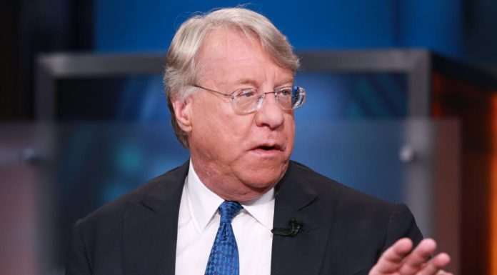 Short-seller Jim Chanos is still betting against Tesla saying the stock is ‘ridiculously overvalued’ – and champions Nvidia as the ‘It girl’ of AI short-seller-jim-chanos-is-still-betting-against-tesla-saying-the-stock-is-‘ridiculously-overvalued’-–-and-champions-nvidia-as-the-‘it-girl’-of-ai