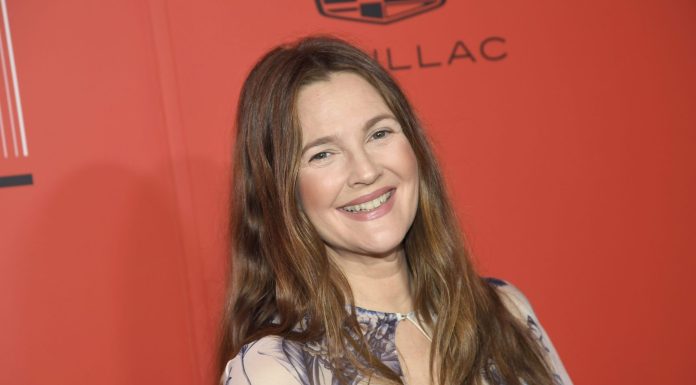 Drew Barrymore reverses decision to bring back talk show despite Hollywood strikes: ‘I have listened to everyone’ drew-barrymore-reverses-decision-to-bring-back-talk-show-despite-hollywood-strikes:-‘i-have-listened-to-everyone’