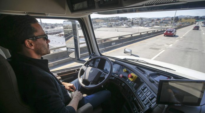 Bill requiring human drivers for self-driving trucks vetoed bill-requiring-human-drivers-for-self-driving-trucks-vetoed