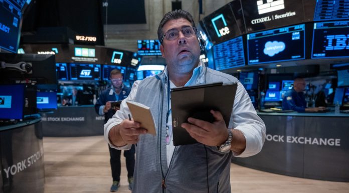 The economist who’s been predicting a recession for 18 months says the ‘litmus test’ is finally here, especially with oil headed toward $100 a barrel the-economist-who’s-been-predicting-a-recession-for-18-months-says-the-‘litmus-test’-is-finally-here,-especially-with-oil-headed-toward-$100-a-barrel