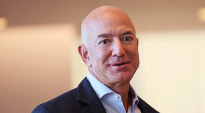Billionaire Jeff Bezos, a soon-to-be Florida man, sparked a debate over taxes this week without mentioning them. The implications of his Seattle-to-Miami move show why billionaire-jeff-bezos,-a-soon-to-be-florida-man,-sparked-a-debate-over-taxes-this-week-without-mentioning-them.-the-implications-of-his-seattle-to-miami-move-show-why