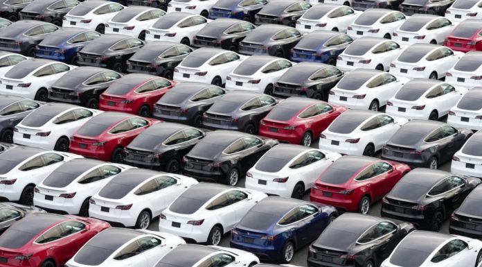 Sell Tesla Stock, Says Analyst. It Can Drop 34%. sell-tesla-stock,-says-analyst-it-can-drop-34%.