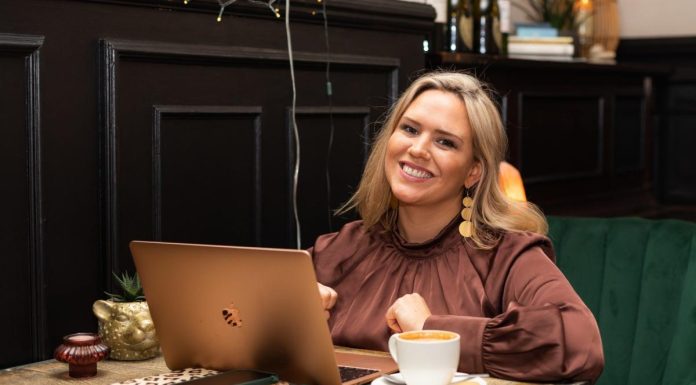 Meet the women ditching the corporate rat race to become ‘Snail Girls’ with ‘lazy girl jobs’: ‘I live like I’m retired, which is what everyone is working so hard to do anyway’ meet-the-women-ditching-the-corporate-rat-race-to-become-‘snail-girls’-with-‘lazy-girl-jobs’:-‘i-live-like-i’m-retired,-which-is-what-everyone-is-working-so-hard-to-do-anyway’