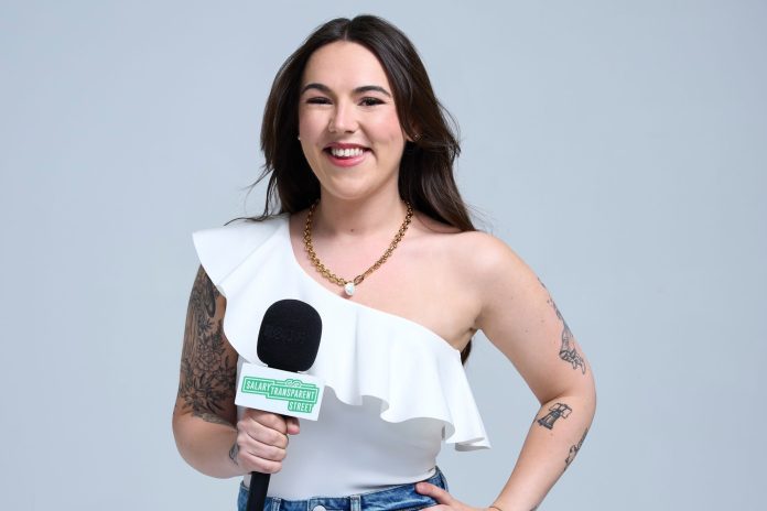 a-26-year-old-content-creator-explains-why-she-gave-herself-a-$75k-pay-cut-to-eschew-a-get-rich-quick-mentality