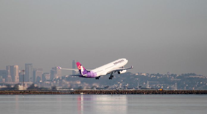 UPDATE 2-Alaska Air to buy Hawaiian Airlines for $1.9 bln update-2-alaska-air-to-buy-hawaiian-airlines-for-$1.9-bln