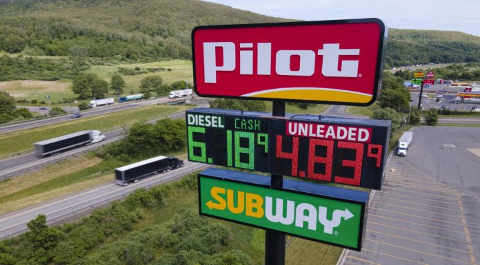 Clock ticking for Haslam family to sell stake in Pilot truck stops to Berkshire Hathaway this year clock-ticking-for-haslam-family-to-sell-stake-in-pilot-truck-stops-to-berkshire-hathaway-this-year