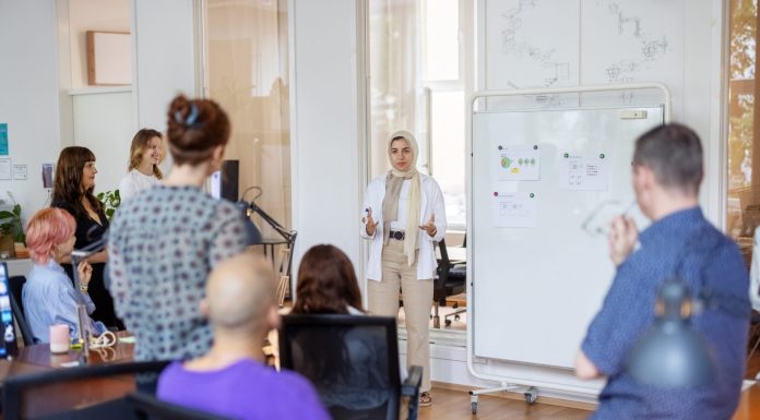 What is the difference between a data scientist and data analyst? what-is-the-difference-between-a-data-scientist-and-data-analyst?