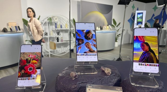 Samsung sees chance to leapfrog Apple with AI enhancements to Galaxy smartphones that will ‘reshape the technology landscape’ samsung-sees-chance-to-leapfrog-apple-with-ai-enhancements-to-galaxy-smartphones-that-will-‘reshape-the-technology-landscape’