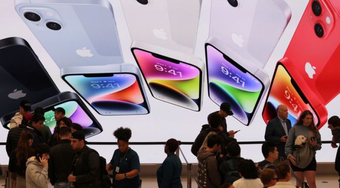 Apple quarterly profit, revenue top Wall Street targets but China lags apple-quarterly-profit,-revenue-top-wall-street-targets-but-china-lags
