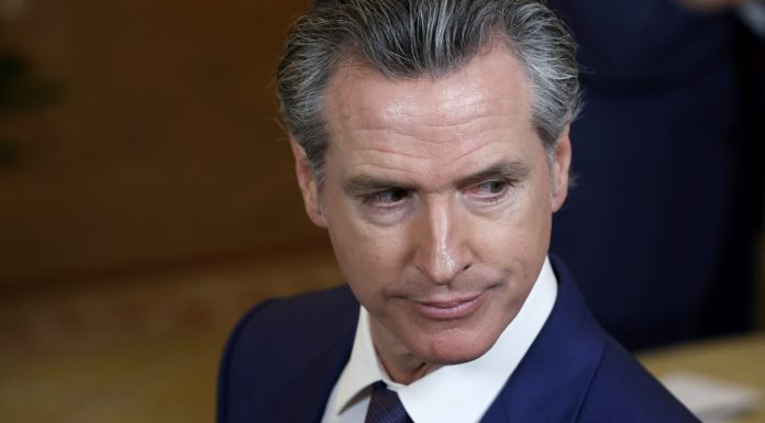 Panera franchise billionaire will comply with California minimum wage law—after unusual bread-baking exemption prompts ‘absurd’ outcry from Gavin Newsom’s office panera-franchise-billionaire-will-comply-with-california-minimum-wage-law—after-unusual-bread-baking-exemption-prompts-‘absurd’-outcry-from-gavin-newsom’s-office
