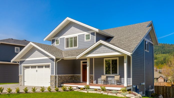 ‘we-had-no-money’-–-dave-ramsey-congratulates-a-couple-who-paid-off-$351,500-of-debt-in-9-years-–-but-realizes-they-didn’t-pay-off-the-house