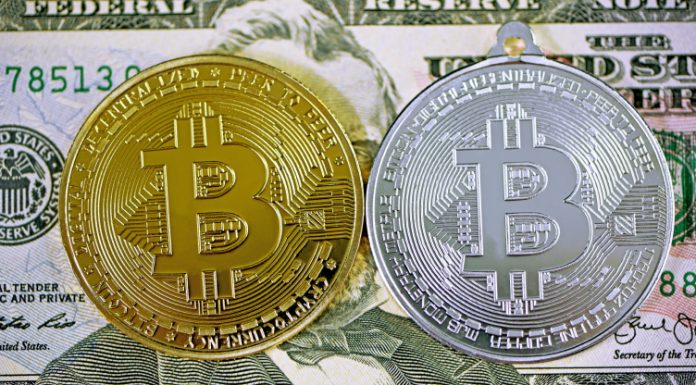 Bitcoin Price Drops Amid Concerns Over Market Cycle Peak, According to Analyst bitcoin-price-drops-amid-concerns-over-market-cycle-peak,-according-to-analyst
