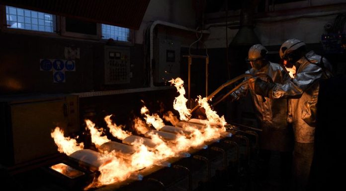 Gold shines as rate cuts beckon, Trump talk hits Taiwan stocks gold-shines-as-rate-cuts-beckon,-trump-talk-hits-taiwan-stocks